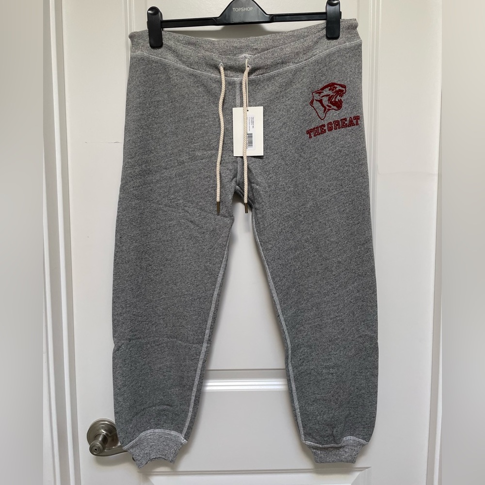 NWT The Great. Cropped sweatpants with jaguar graphic size 1, or small
